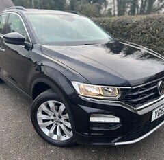 Volkswagen T-Roc SE 1.5 TSI EVO 1