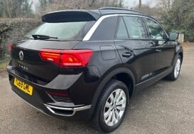 Volkswagen T-Roc SE 1.5 TSI EVO 6