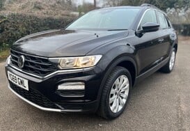 Volkswagen T-Roc SE 1.5 TSI EVO 9