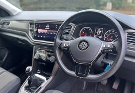 Volkswagen T-Roc SE 1.5 TSI EVO 16