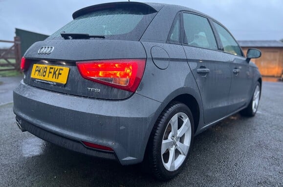 Audi A1 SPORTBACK 1.4 TFSI SPORT NAV 9