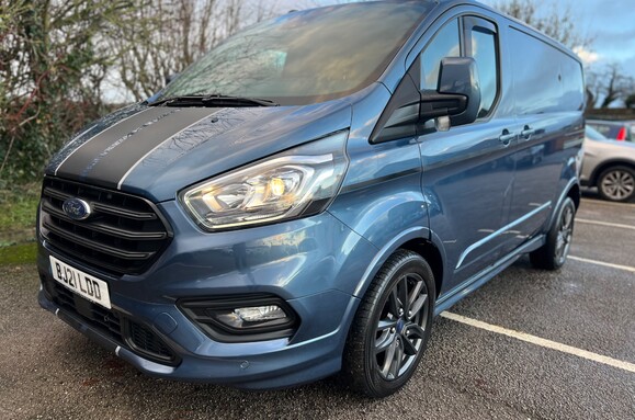 Ford Transit Custom 290 SPORT ECOBLUE PANEL VAN 10