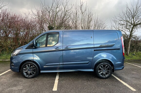 Ford Transit Custom 290 SPORT ECOBLUE PANEL VAN 11