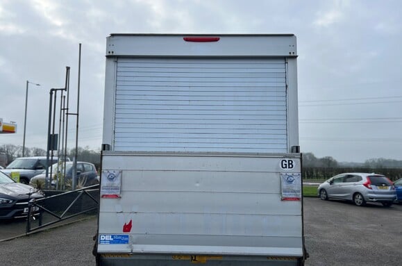 Volkswagen Crafter CR35 2.0 TDI LUTON VAN ELECTRIC TAIL LIFT 6