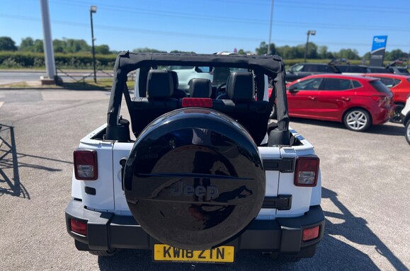 Jeep Wrangler 2.8 CRD NIGHT EAGLE UNLIMITED AUTO 43