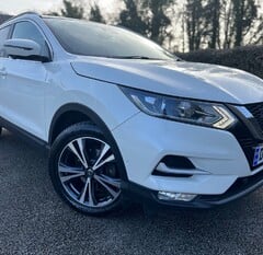 Nissan Qashqai DIG-T N-CONNECTA PAN ROOF 1