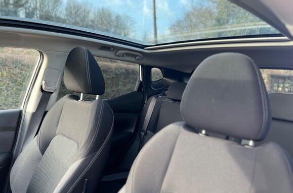 Nissan Qashqai DIG-T N-CONNECTA PAN ROOF 24