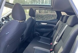 Nissan Qashqai DIG-T N-CONNECTA PAN ROOF 30