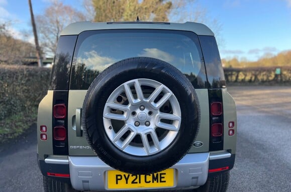 Land Rover Defender 3.0 D250 S MHEV AUTO 8