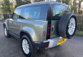 Land Rover Defender 3.0 D250 S MHEV AUTO 11