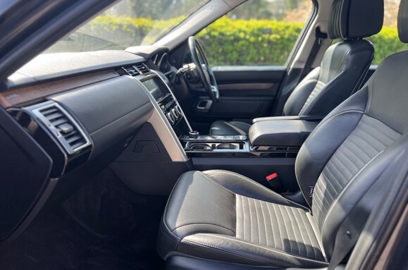 Land Rover Discovery 3.0 TD6 HSE LUXURY AUTO 31