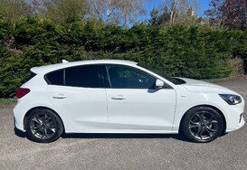Ford Focus ST-LINE 5