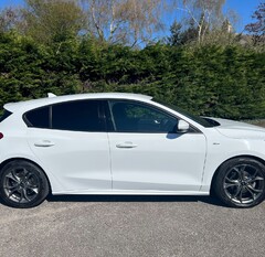 Ford Focus ST-LINE 4