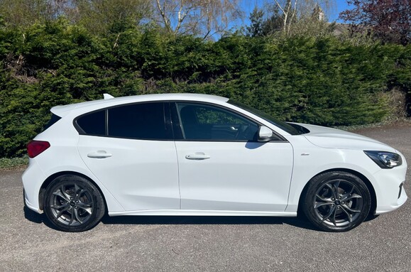 Ford Focus ST-LINE 5