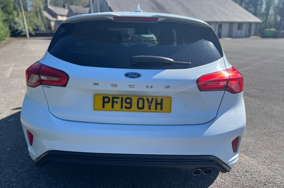 Ford Focus ST-LINE 8