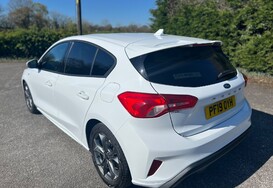 Ford Focus ST-LINE 9