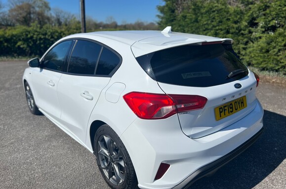 Ford Focus ST-LINE 9