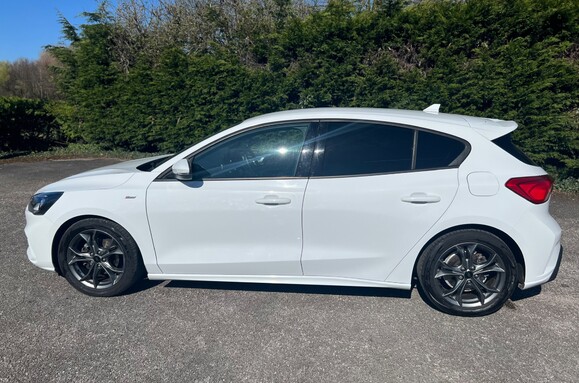 Ford Focus ST-LINE 11