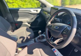 Ford Focus ST-LINE 16