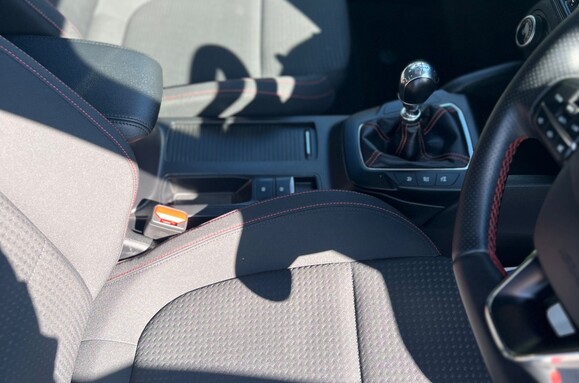 Ford Focus ST-LINE 18