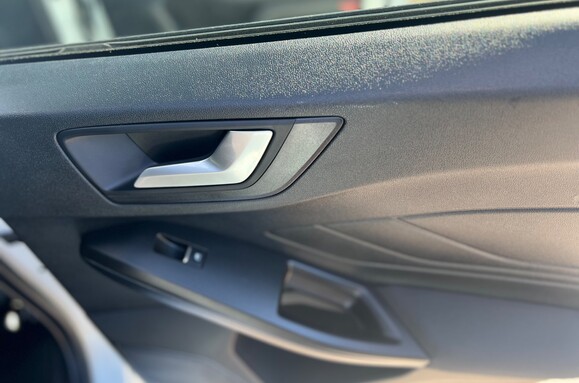 Ford Focus ST-LINE 24