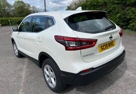 Nissan Qashqai 1.5 DCI ACENTA PREMIUM 9