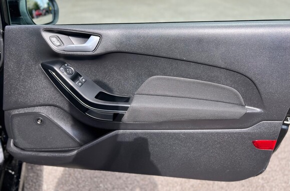 Ford Fiesta 1.5 ST-2 TURBO 18