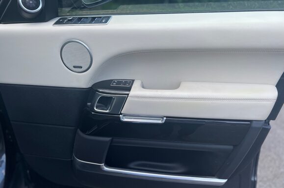 Land Rover Range Rover 4.4 SDV8 AUTOBIOGRAPHY AUTO 18