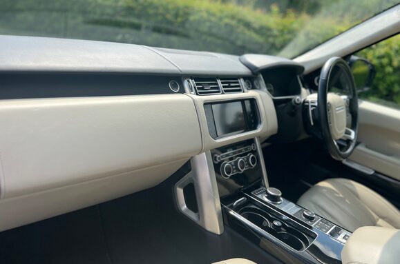 Land Rover Range Rover 4.4 SDV8 AUTOBIOGRAPHY AUTO 26