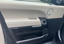 Land Rover Range Rover 4.4 SDV8 AUTOBIOGRAPHY AUTO 27