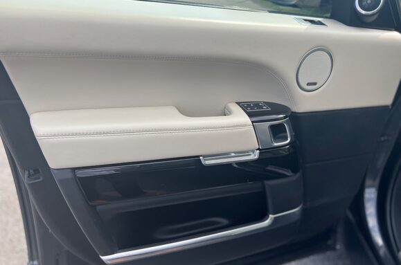 Land Rover Range Rover 4.4 SDV8 AUTOBIOGRAPHY AUTO 27