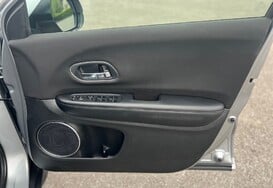 Honda HR-V 1.5 I-VTEC SE AUTO NAVIGATION 24