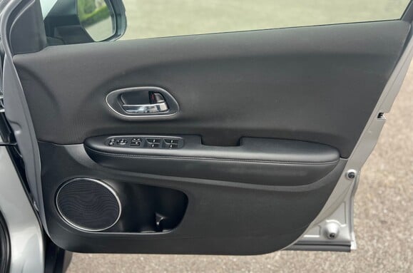 Honda HR-V 1.5 I-VTEC SE AUTO NAVIGATION 24