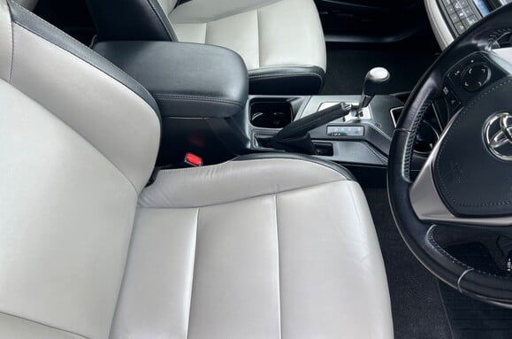Toyota Rav 4  2.5 VVT-h Excel CVT 4WD Hybrid Auto 16