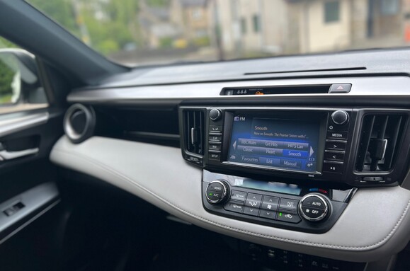 Toyota Rav 4  2.5 VVT-h Excel CVT 4WD Hybrid Auto 17