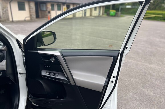 Toyota Rav 4  2.5 VVT-h Excel CVT 4WD Hybrid Auto 18