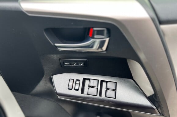 Toyota Rav 4  2.5 VVT-h Excel CVT 4WD Hybrid Auto 19