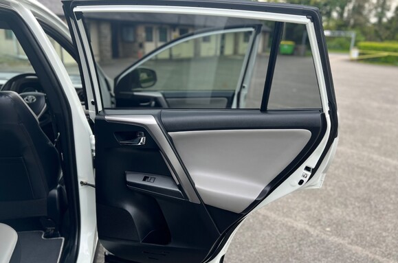 Toyota Rav 4  2.5 VVT-h Excel CVT 4WD Hybrid Auto 26