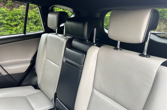 Toyota Rav 4  2.5 VVT-h Excel CVT 4WD Hybrid Auto 34