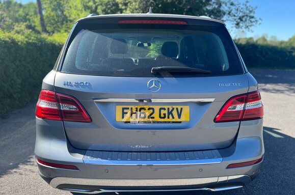 Mercedes-Benz M Class ML250 2.1D BLUETEC SPECIAL EDITION AUTO 8