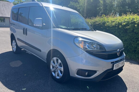 Fiat Doblo 1.6 D MULTIJET LOUNGE WHEELCHAIR ADAPTED WAV 7