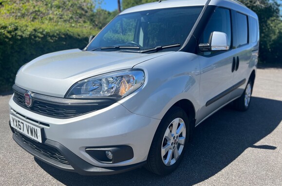 Fiat Doblo 1.6 D MULTIJET LOUNGE WHEELCHAIR ADAPTED WAV 12