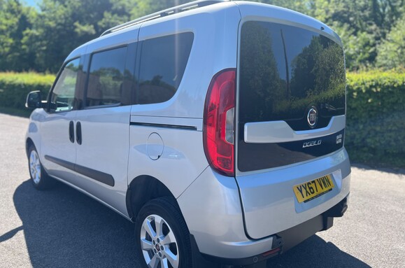 Fiat Doblo 1.6 D MULTIJET LOUNGE WHEELCHAIR ADAPTED WAV 14