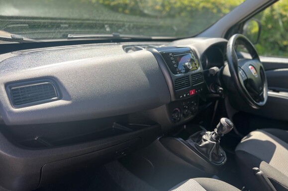 Fiat Doblo 1.6 D MULTIJET LOUNGE WHEELCHAIR ADAPTED WAV 26