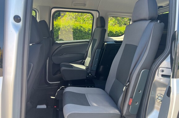 Fiat Doblo 1.6 D MULTIJET LOUNGE WHEELCHAIR ADAPTED WAV 29