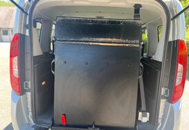 Fiat Doblo 1.6 D MULTIJET LOUNGE WHEELCHAIR ADAPTED WAV 32