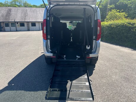 Fiat Doblo 1.6 D MULTIJET LOUNGE WHEELCHAIR ADAPTED WAV