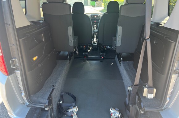 Fiat Doblo 1.6 D MULTIJET LOUNGE WHEELCHAIR ADAPTED WAV 34