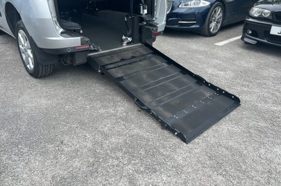 Fiat Doblo 1.6 D MULTIJET LOUNGE WHEELCHAIR ADAPTED WAV 39