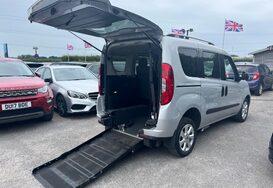 Fiat Doblo 1.6 D MULTIJET LOUNGE WHEELCHAIR ADAPTED WAV 42